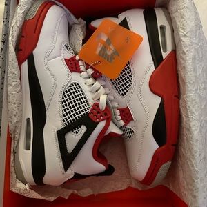 Nike fire red retro 4